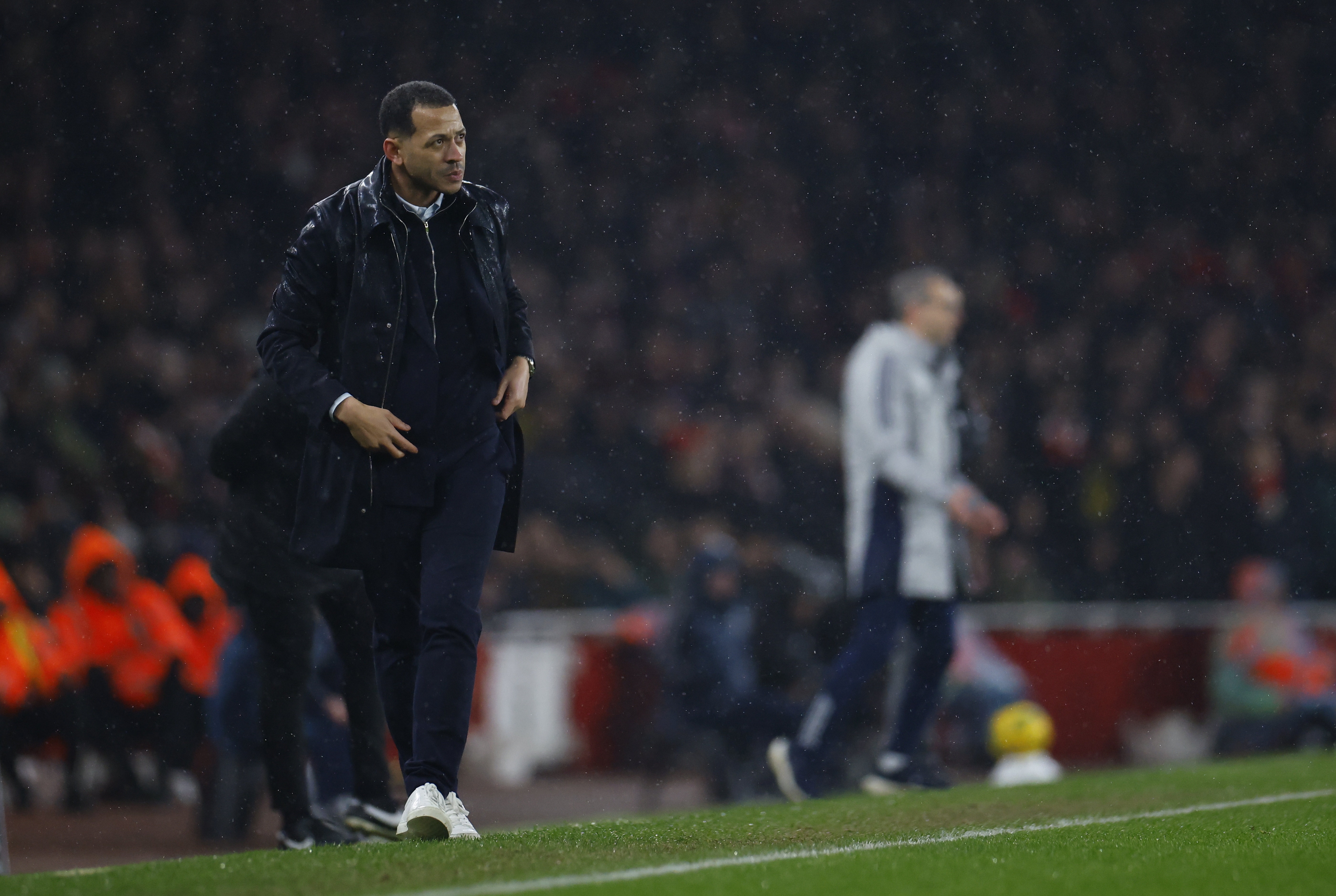 开云体育入口-失误送礼！电讯报：罗塞尼尔更喜欢约恩森，因为他出球比桑切斯好